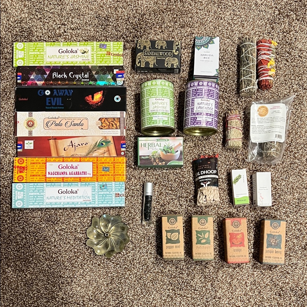 Assorted Incense & Smudge Set in Green and Multicolor